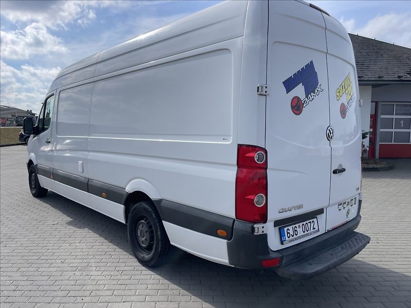 Volkswagen Crafter 2,0 TDi 120kw polointegrovaný - fotka 3 z 42