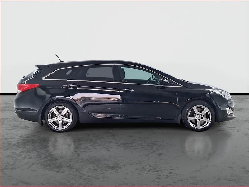 Hyundai i40 (2012) 1.7 CRDi, Navi, Xenony - fotka 6 z 24