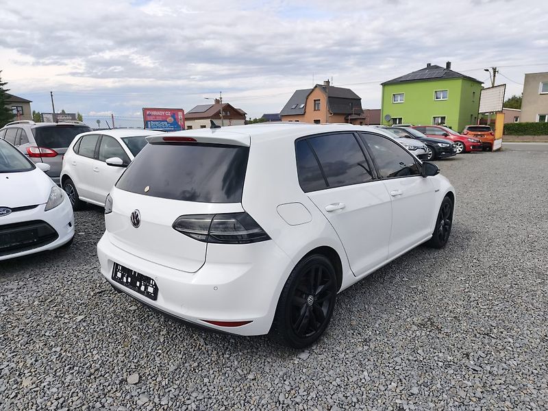 Volkswagen Golf (2014) - fotka 25 z 42