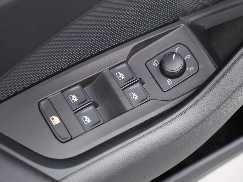 Škoda Octavia 1,5 TSI 110kW Style Aut.klima - fotka 14 z 31