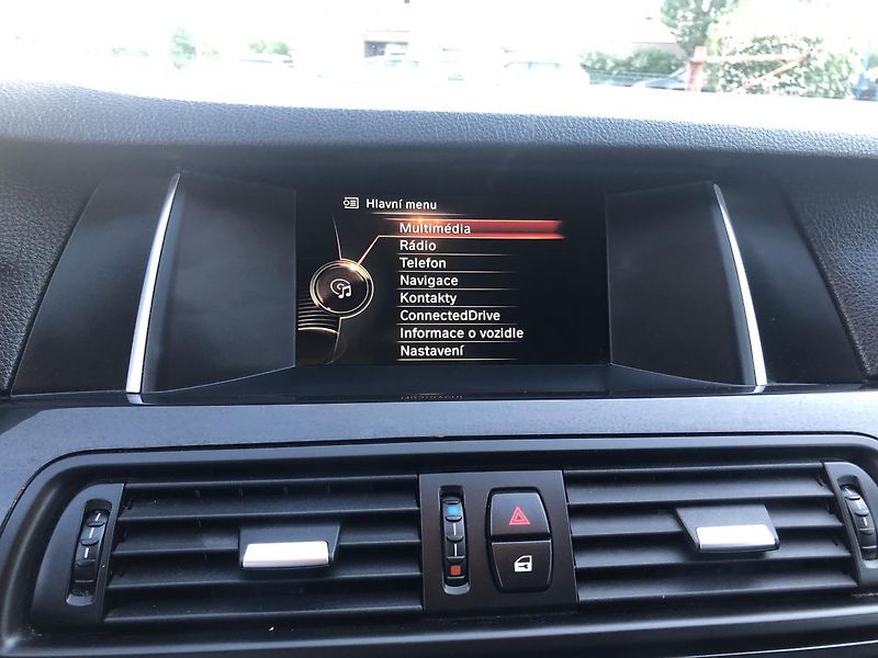 BMW Řada 5 (2015) 518d Touring NAVI velmi pěkný - fotka 51 z 76