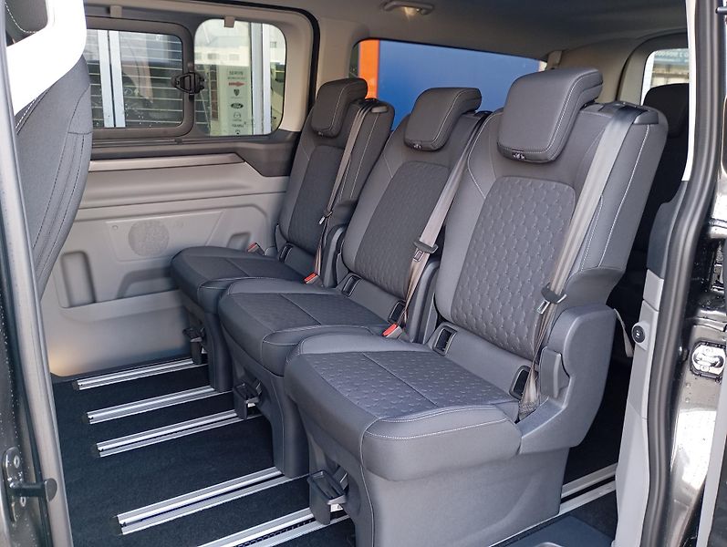 Ford Tourneo Custom (2025) 2.0 170k L2 Titanium Winter - fotka 14 z 47