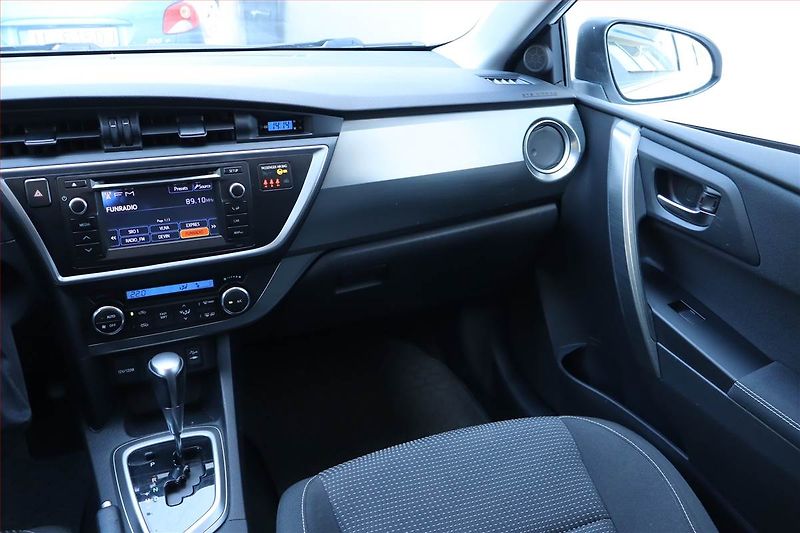 Toyota Auris (2013) 1.6 Valvematic, Automat, Navi - fotka 8 z 24
