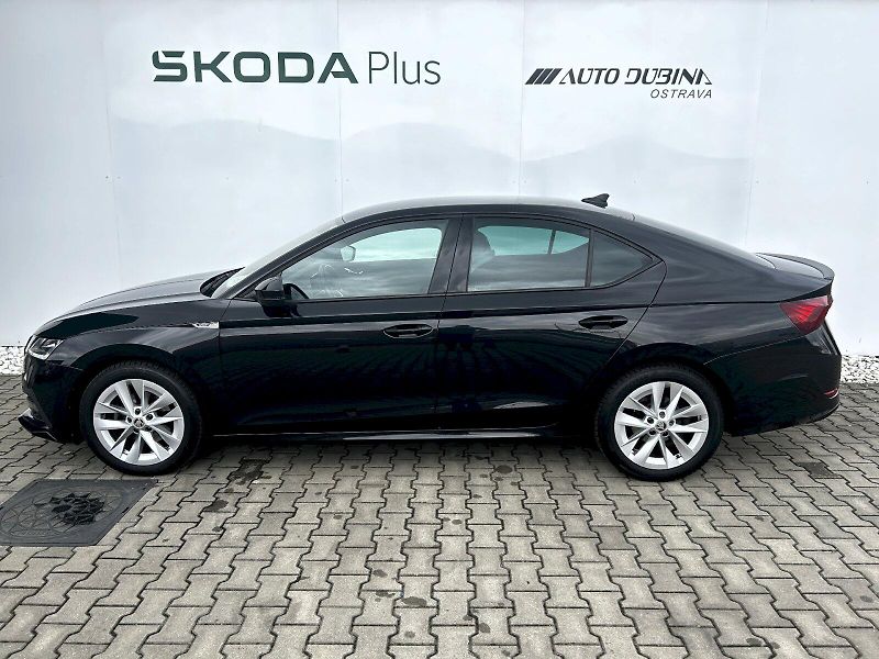Škoda Octavia (2022) 2.0 TDI 110kW DSG Sportline - fotka 3 z 35