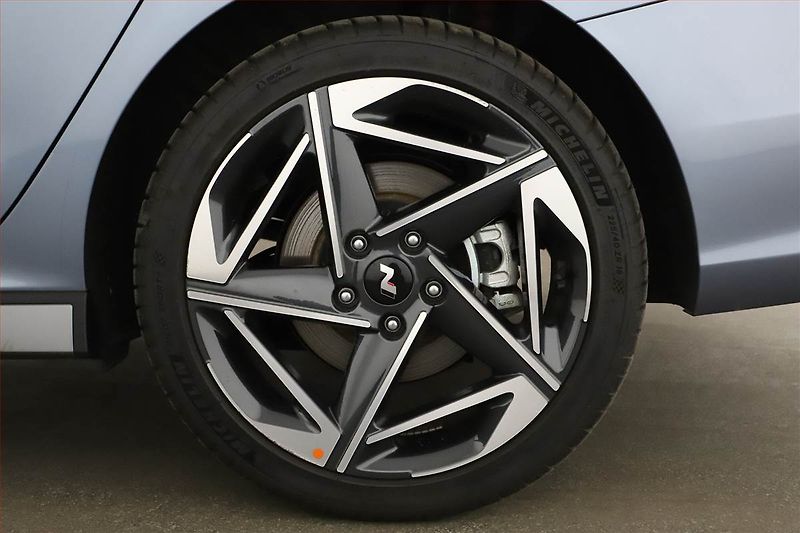 Hyundai i30 (2025) 1.5 T-GDI MHEV 48V, N-Line - fotka 12 z 15