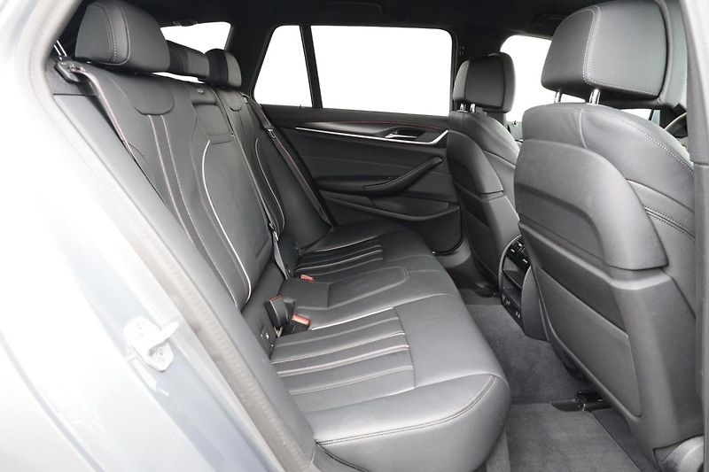 BMW Řada 5 520d xDrive - fotka 6 z 22