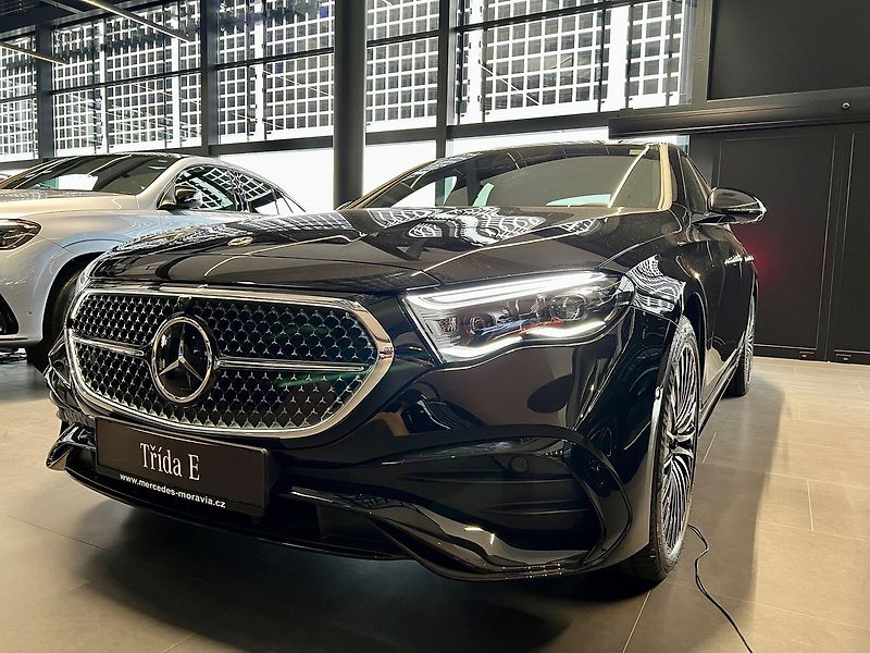 Mercedes-Benz Třídy E (2025) 300 de 4MATIC s EQ Linie AMG - fotka 2 z 12