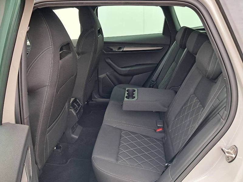 Škoda Karoq (2025) Sportline 2.0 TDI / 110 kW  DS - fotka 23 z 30