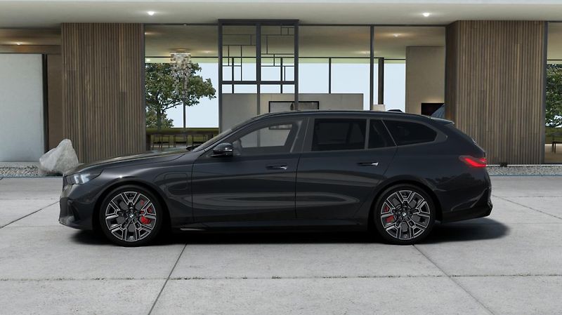 BMW Řada 5 550e xDrive Touring - fotka 5 z 14