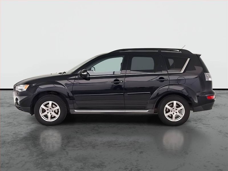 Mitsubishi Outlander (2011) 2.2 DI-D, 4X4, 7 míst - fotka 3 z 27