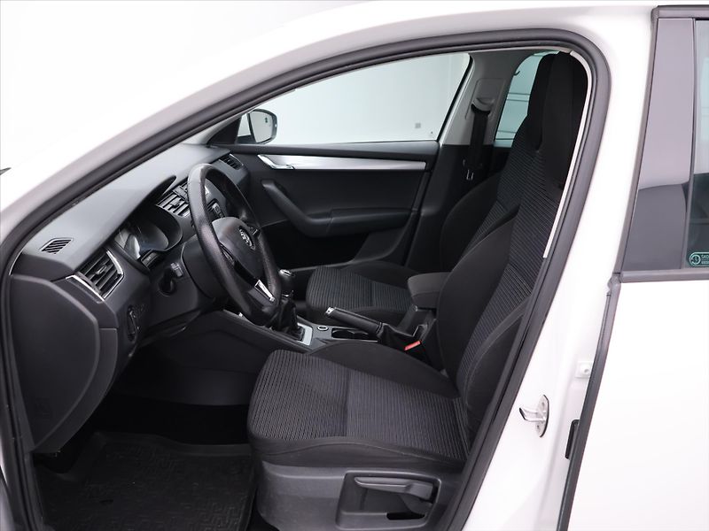 Škoda Octavia 1,6 TDI 81kW Style Sport SH CZ - fotka 10 z 25