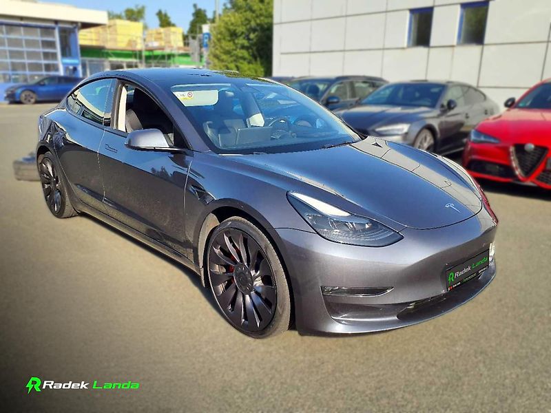 Tesla Model 3 (2023) Performance Dual Motor AWD - fotka 1 z 11