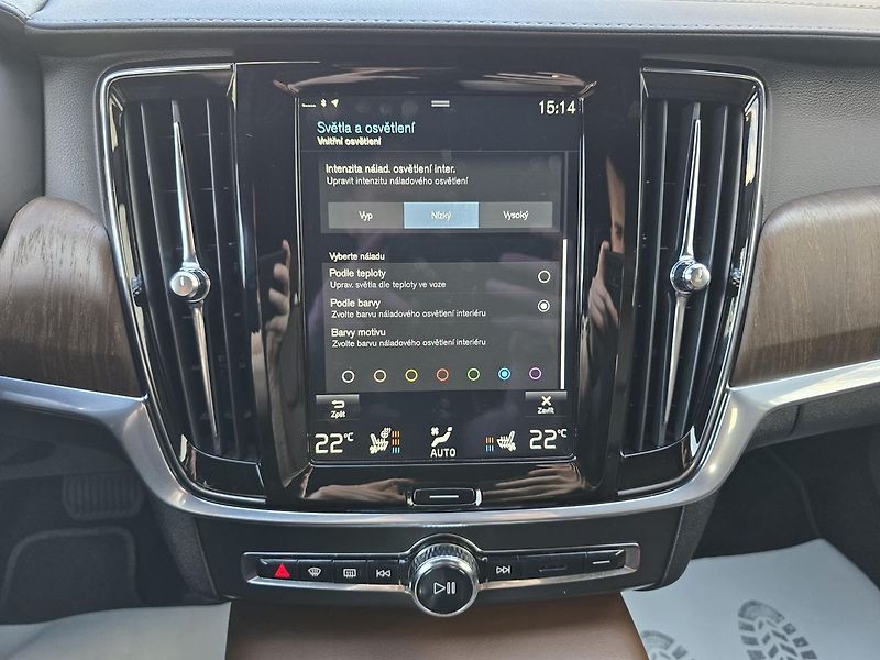 Volvo V90 221kW B6 4x4 R-DESIGN -DPH - fotka 25 z 45