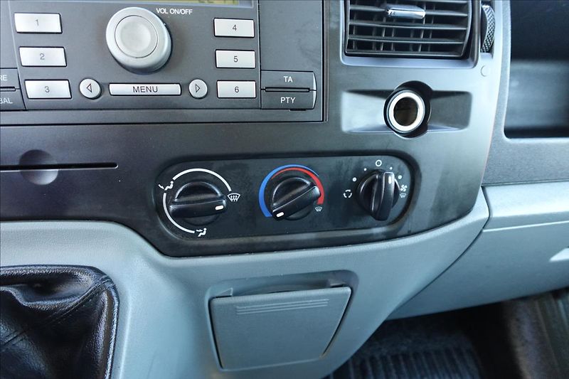 Ford Transit 2,4 TDCi  SKŘÍŇ ČELO - fotka 26 z 28