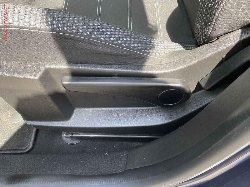 Dacia Duster (2018) 1.2 TCe, Prestige, TZ, navi - fotka 12 z 13
