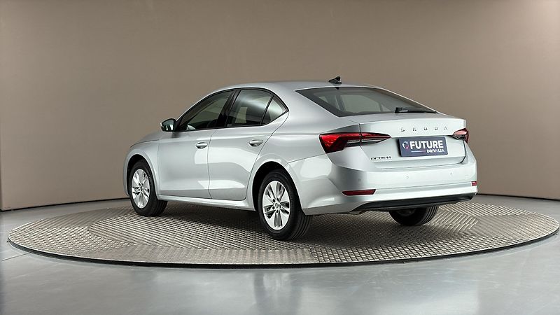 Škoda Octavia 2.0 TDI DSG Ambition - fotka 2 z 23