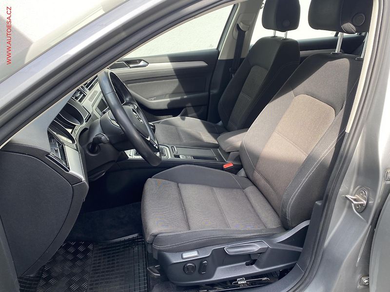 Volkswagen Passat (2017) 1.8 TSi, ČR, Comfortline, LED - fotka 9 z 18