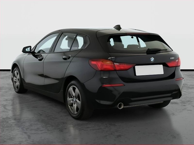 BMW Řada 1 (2020) Advantage 118i, Automat - fotka 4 z 17