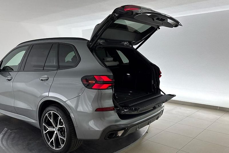BMW X5 xDrive30d - fotka 10 z 29
