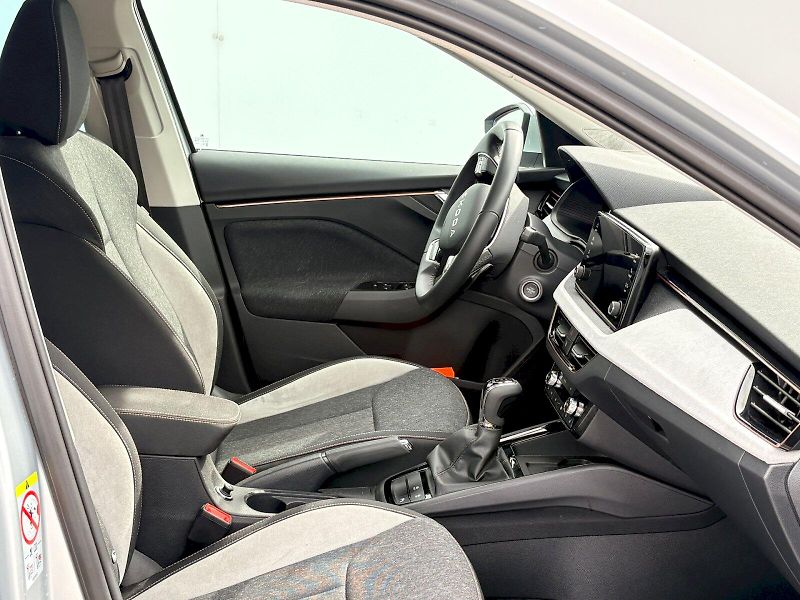 Škoda Kamiq (2025) DSG 1.0 TSI / 85 kW / TOP SELE - fotka 21 z 32