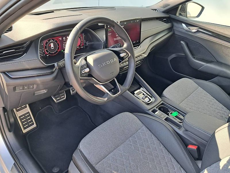 Škoda Octavia (2025) COMBI IV FC SportLine 2.0 TDI - fotka 22 z 31