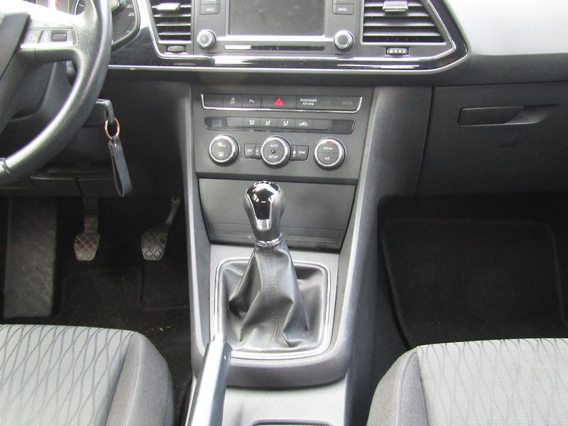 Seat Leon (2014) 16 TDI 77kW - fotka 17 z 35