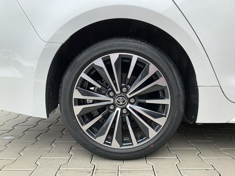 Toyota Corolla TS STYLE 1.8 HEV 103kW e-CVT - fotka 15 z 23