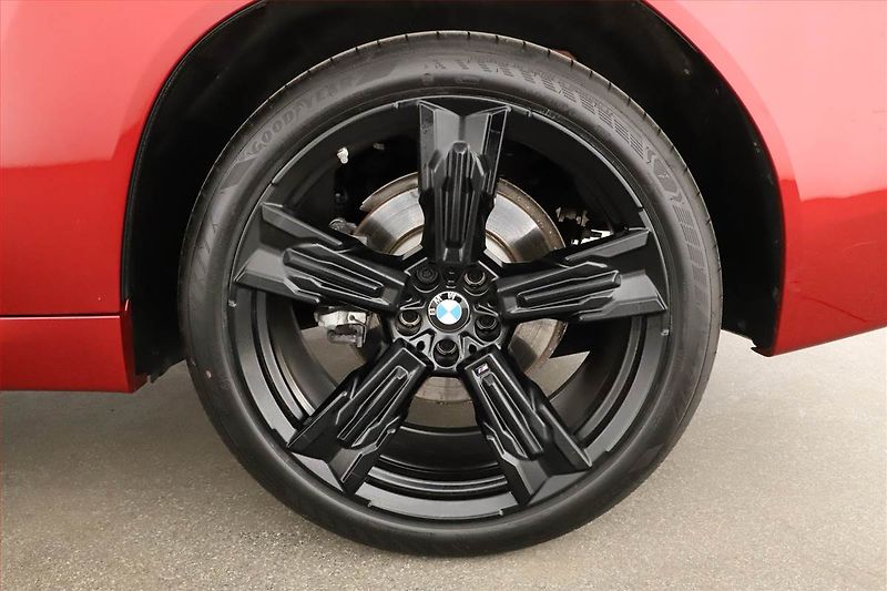 BMW X3 (2025) 20d xDrive, M Sport, Navigace - fotka 12 z 21