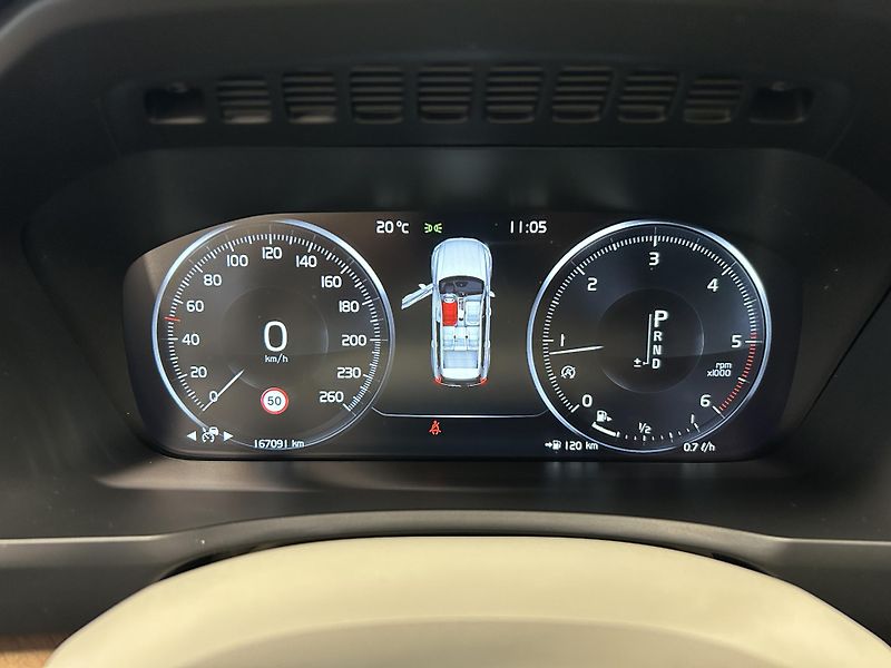 Volvo XC90 (2017) D5 AWD Drive-E Inscrip Panoram - fotka 12 z 30