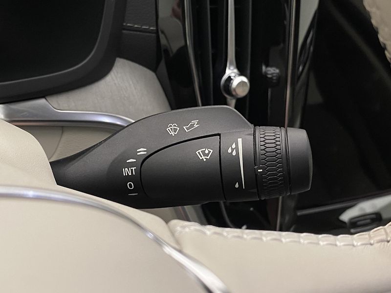 Volvo S60 B5 AWD DARK ULTIMATE REZERVACE - fotka 22 z 57