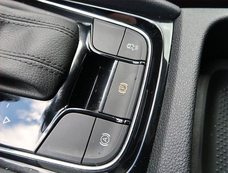 Škoda Karoq (2023) Ambition 2.0 TDI - fotka 23 z 24