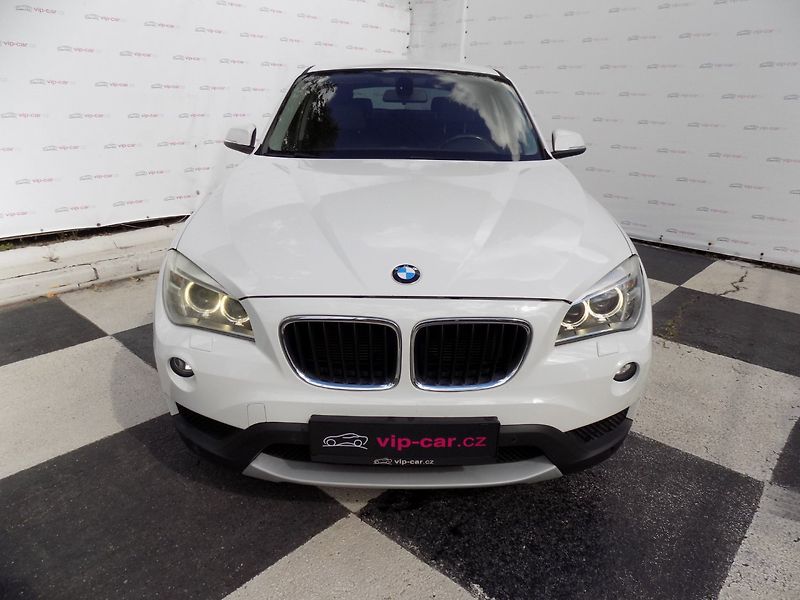 BMW X1 (2012) 18d/xDrive/Bi-xenon/ČR/ - fotka 4 z 35
