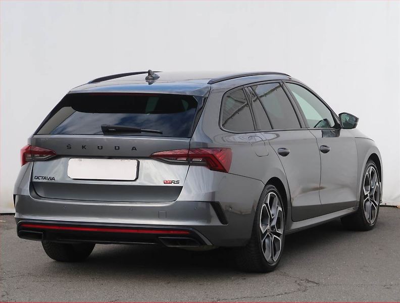 Škoda Octavia (2023) RS 2.0 TSI, RS,180KW,DSG - fotka 5 z 31