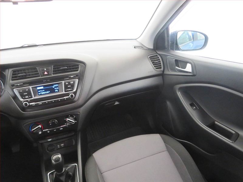 Hyundai i20 (2016) Active 1.2, Serv.kniha - fotka 8 z 14