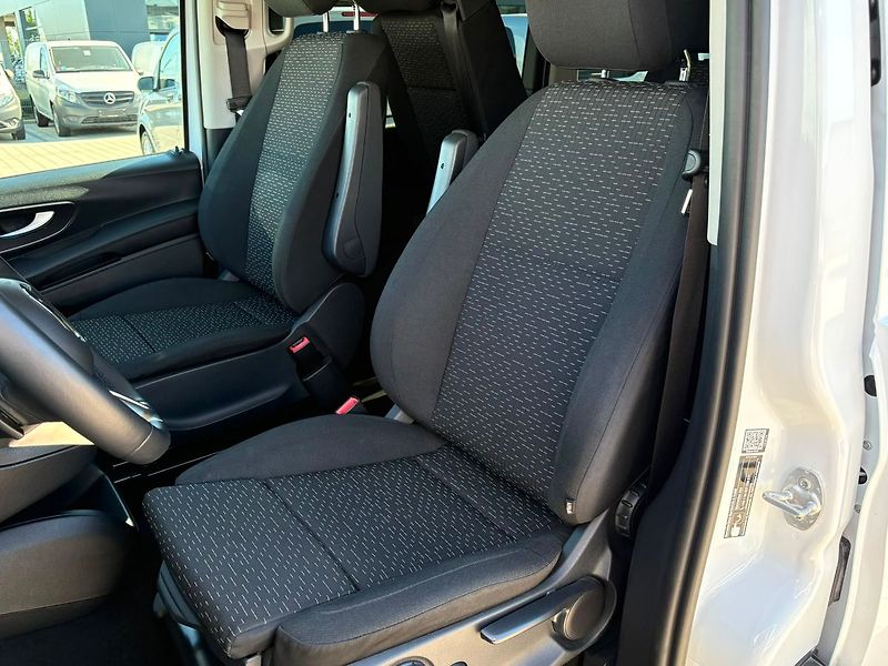 Mercedes-Benz Vito Tourer 116CDI Long 4Matic Pro - fotka 12 z 31