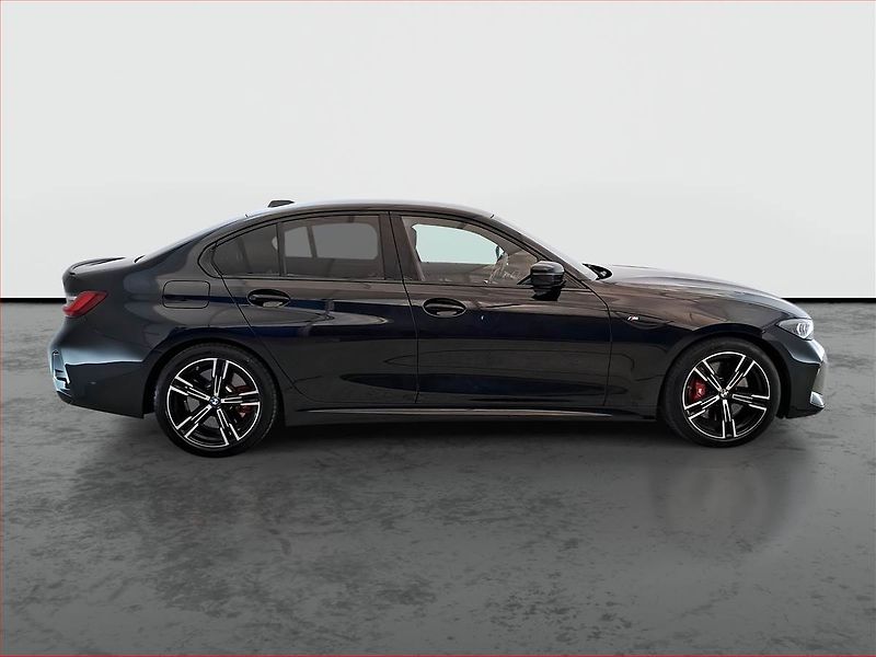 BMW Řada 3 (2023) 320 d xDrive - fotka 6 z 22