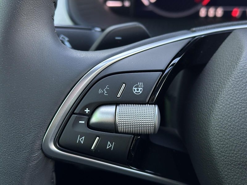 Škoda Kamiq 1.5TSi DSG 150PS LED V.Cockpit - fotka 12 z 29