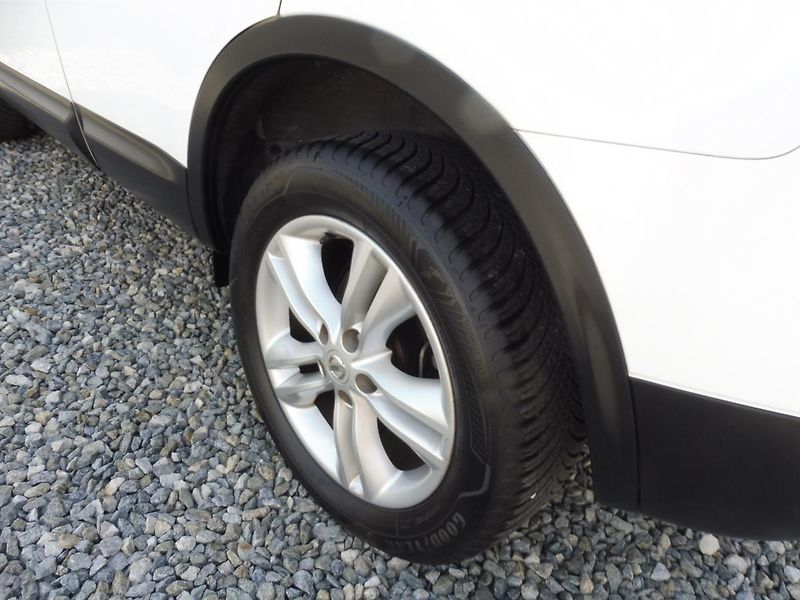 Nissan Qashqai 1.5DCi 110PS NAVI STK TOP STAV - fotka 35 z 189