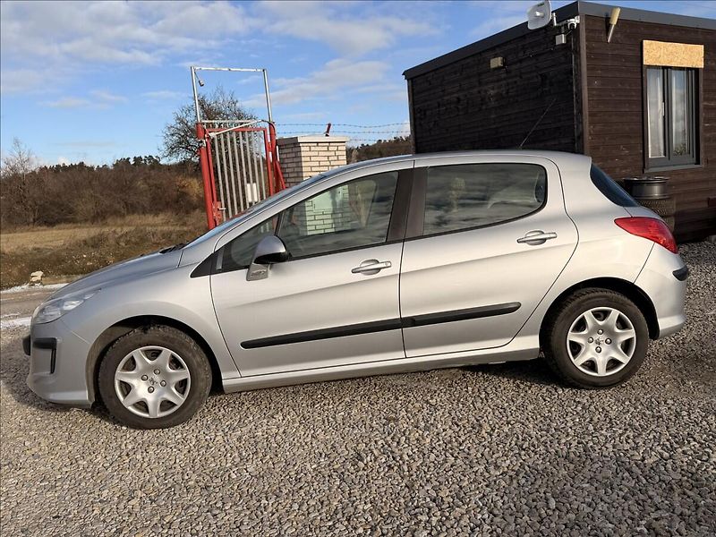 Peugeot 308 1,4 16V KLIMA - fotka 8 z 23