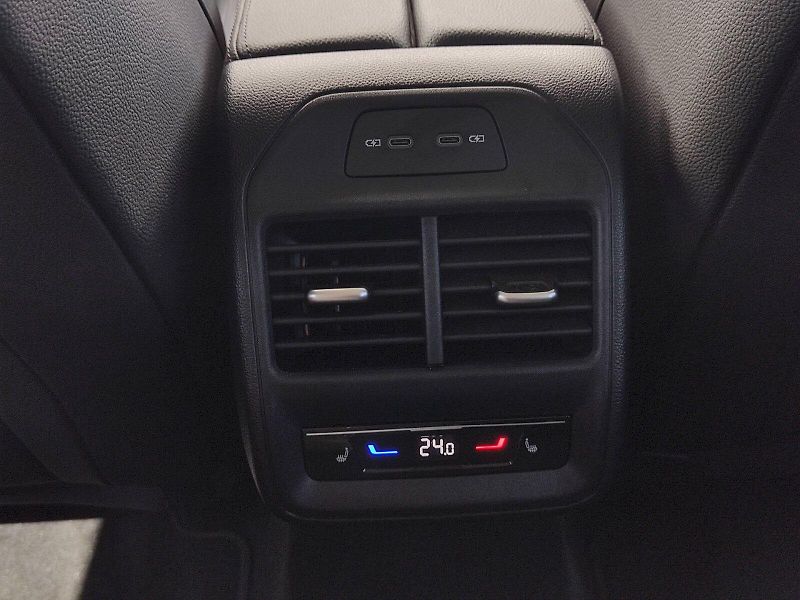 Škoda Superb (2024) Selection 2,0 Tdi 110 Kw DSG - fotka 29 z 38