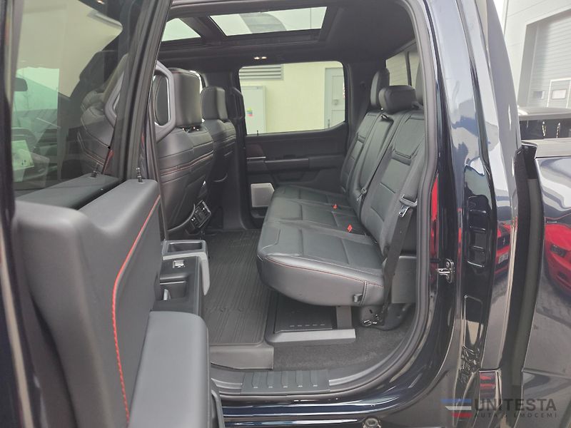 Ford F-150 (2026) 2025 Ford F150 Raptor  37 pack - fotka 8 z 13