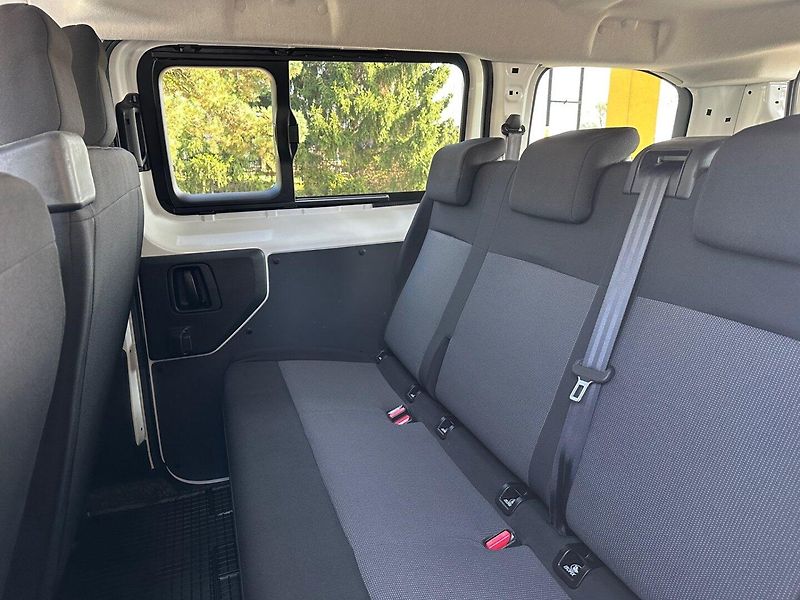 Toyota ProAce (2020) 2.0D 6 MÍST,VÝHŘEV SED.,100%KM - fotka 18 z 24
