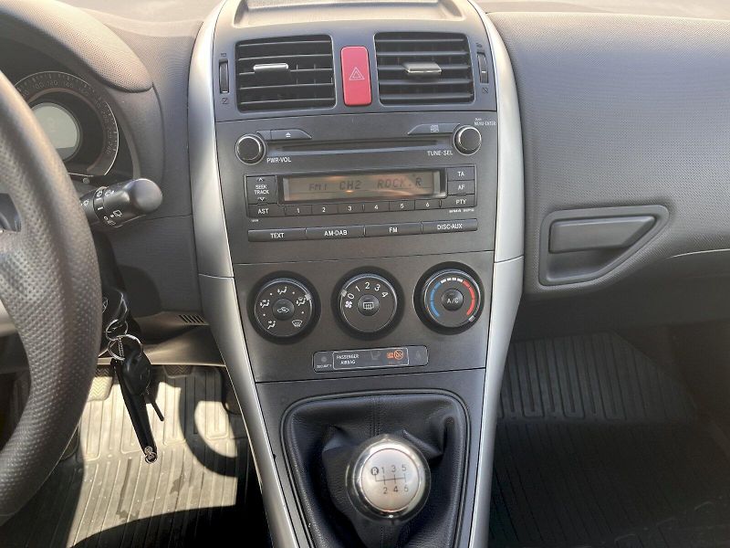 Toyota Auris (2012) 1,4 D-4D 6man - fotka 17 z 22