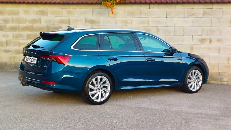 Škoda Octavia TDI 110kW DSG 4x4-1.maj-ČR-TZ- - fotka 5 z 50
