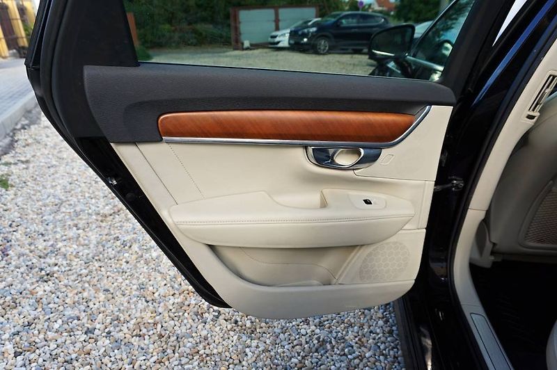 Volvo V90 (2019) INSCRIPTION POLESTAR 2,0D5 173 - fotka 25 z 60