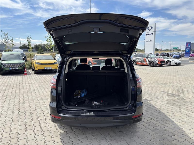 Ford S-MAX 2,5 HEV 140kW Titanium - fotka 11 z 47