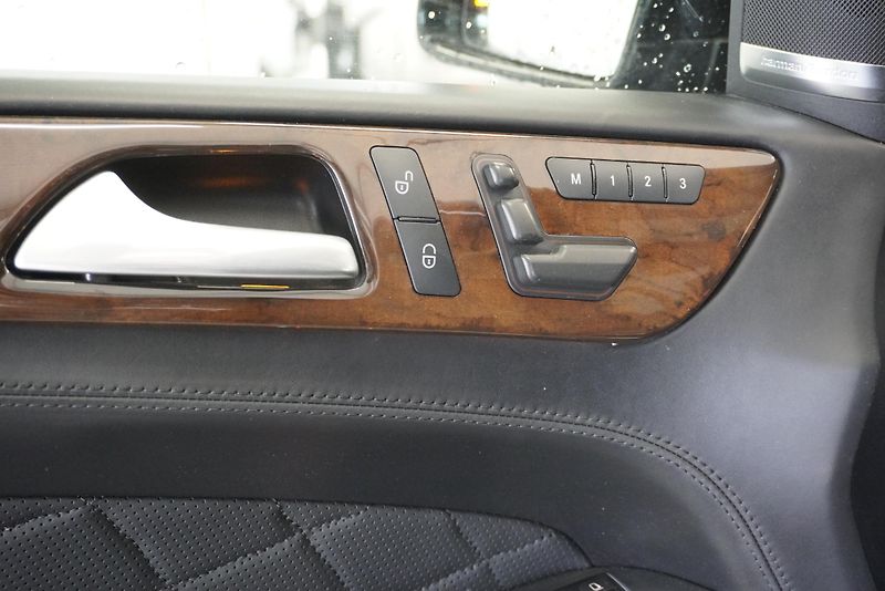 Mercedes-Benz GL (2014) GL500 4,7I V8 4MATIC AUT. - fotka 11 z 33