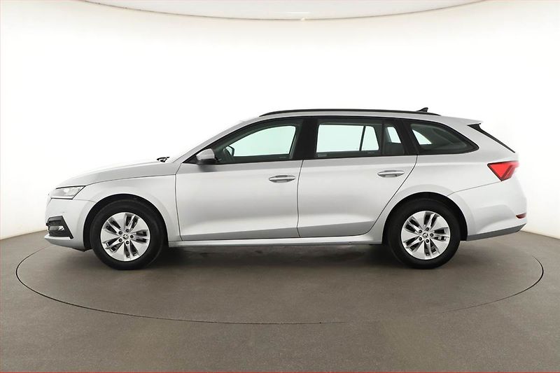 Škoda Octavia (2022) Ambition 2.0 TDI, ČR,1.maj - fotka 3 z 18