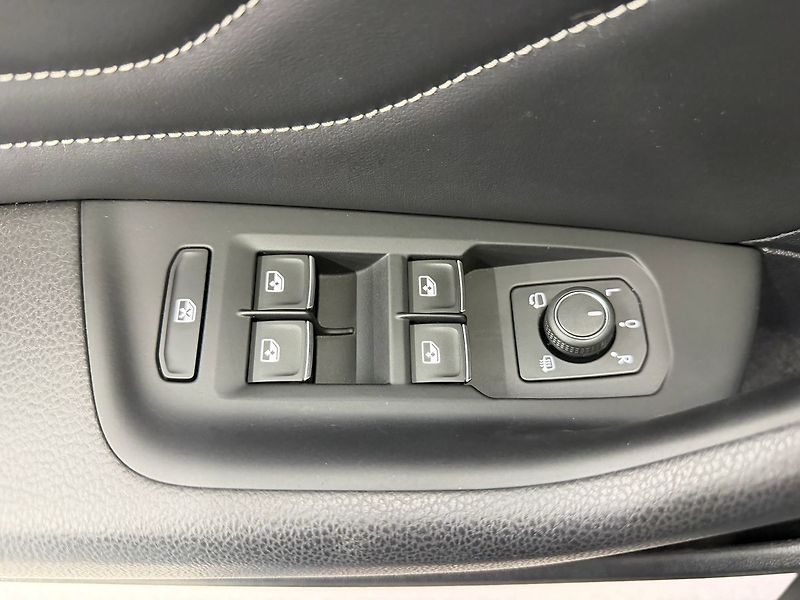 Volkswagen Passat 2.0TDI 147KW DSG 4MOTION ELEGA - fotka 22 z 25