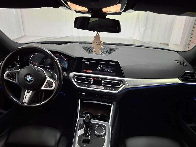 BMW Řada 3 320d xDrive AT Touring - fotka 13 z 83